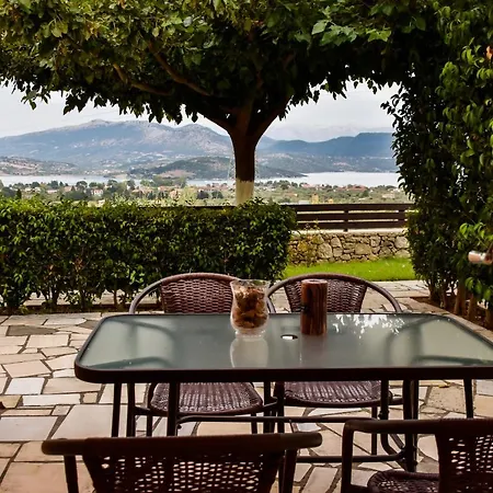Athina Apartment *